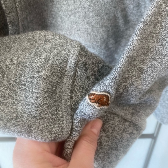 Heather Grey Roots hoodie w/ front pocket - Size M - Picture 6 of 14